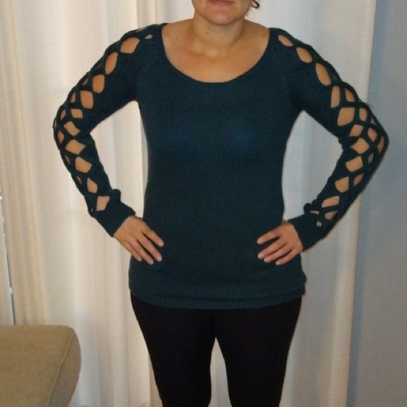 Venus green top - Picture 3 of 5